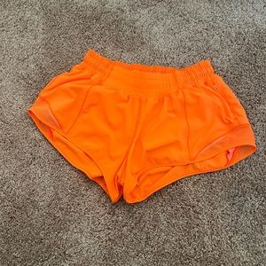 Lululemon hotty hot 2.5 low rise shorts!
